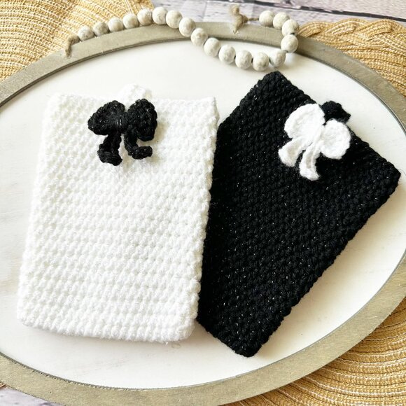 Black & White Kindle Case Pouch with Magnetic Closure and Bow - Picture 2 of 4
